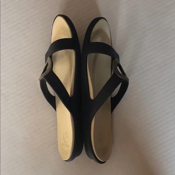 CROCS Sanrah Beveled Silver Circle Women’s Slide Strappy Sandals Size 9 - Picture 4 of 7